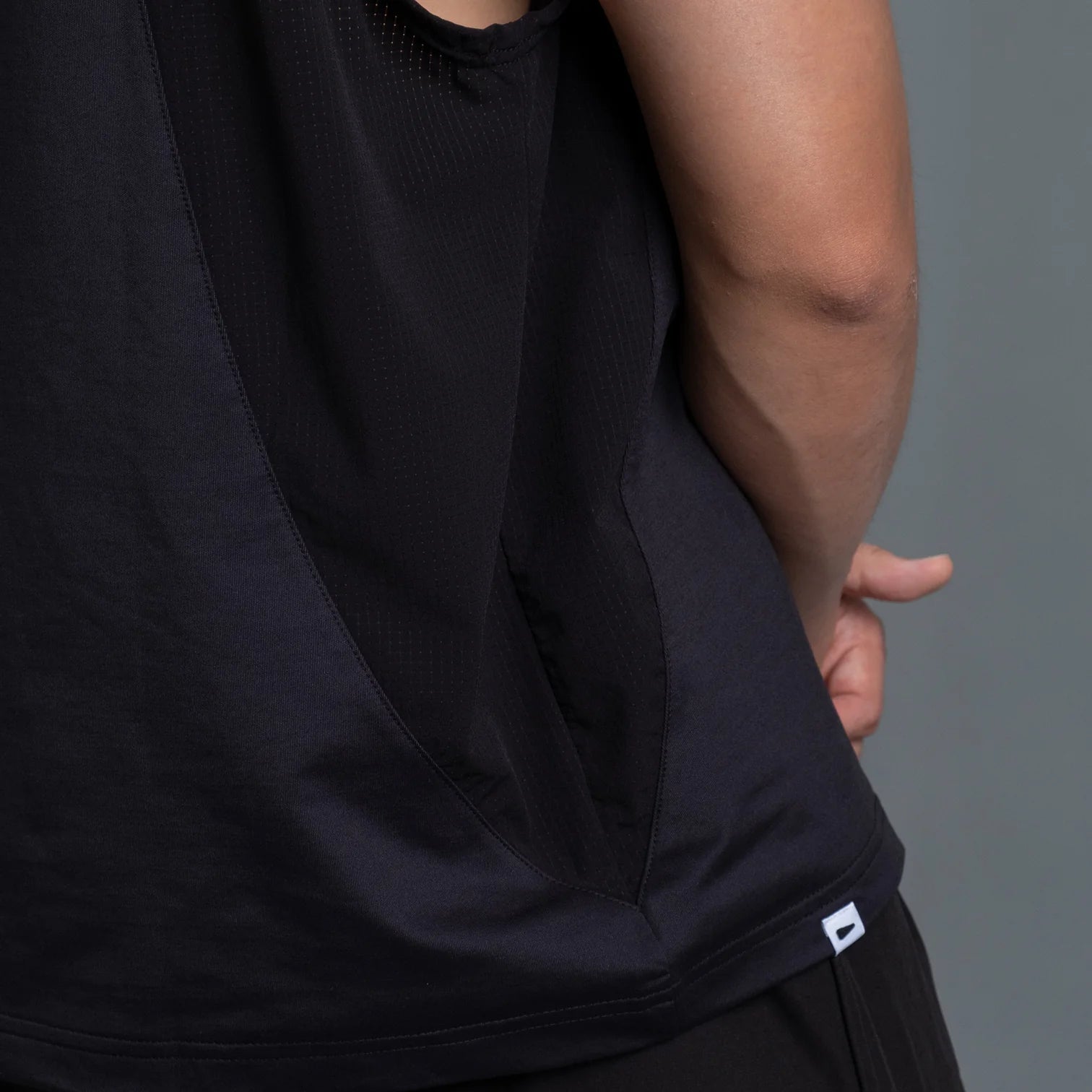 Sleeveless 2-Tone / Cotton – Black - BEV C multi label store