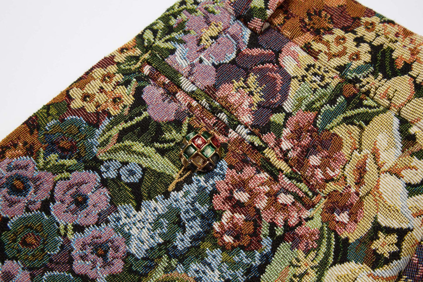 The Nature (Brown) - BEV C multi label store