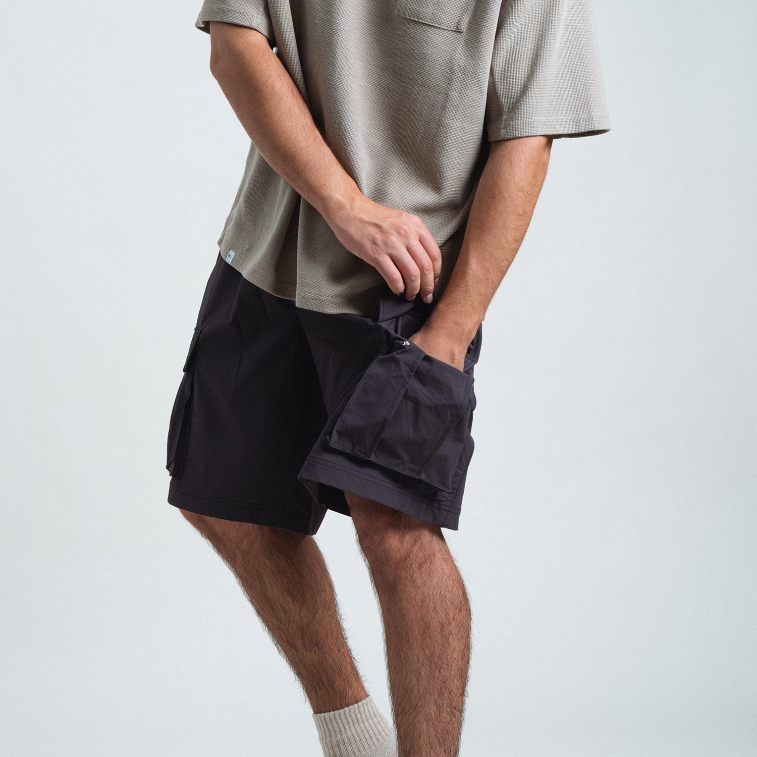 M65 Cargo Shorts / Nylon - Charcoal - BEV C multi label store