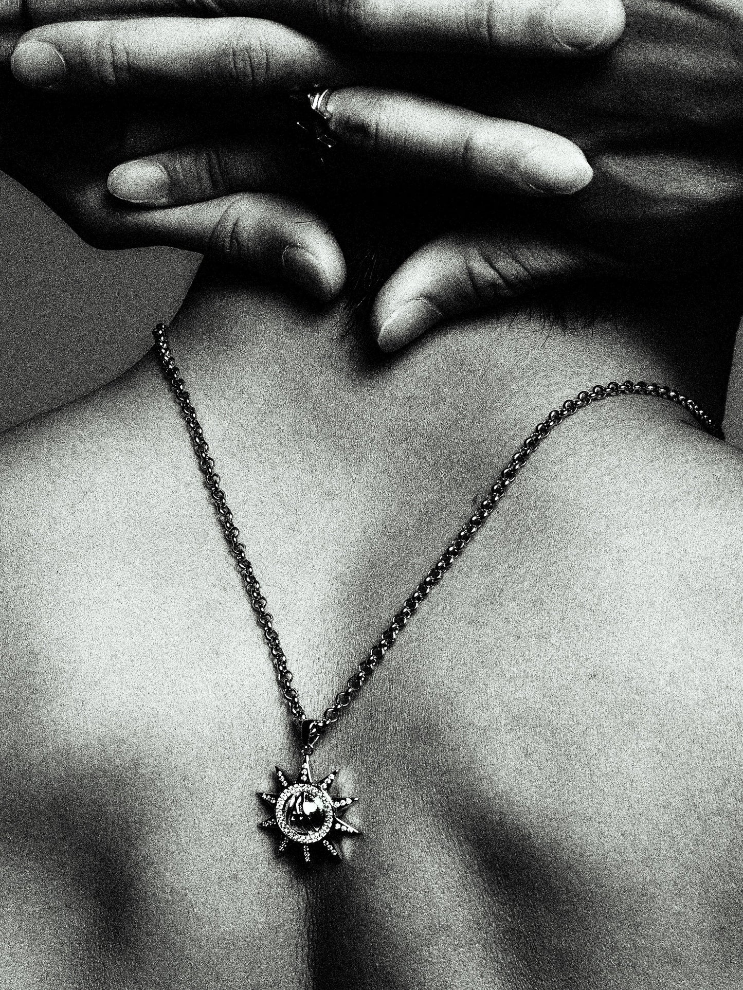 SUN PENDANT NECKLACE - BEV C multi label store