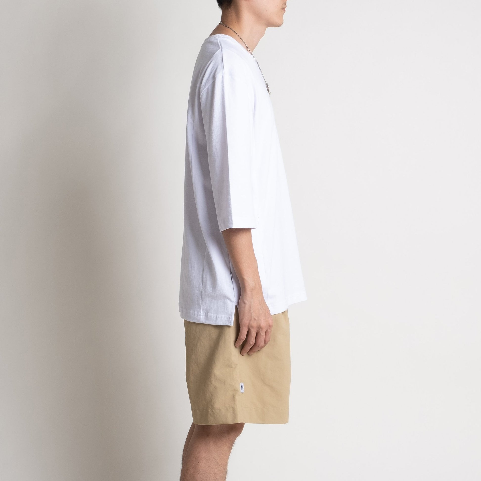 Zipped Pockets Tee - White - BEV C multi label store